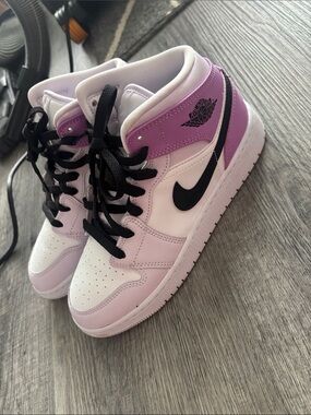 Jordan Kids' High-Top Sneakers in Lavender, White & Black